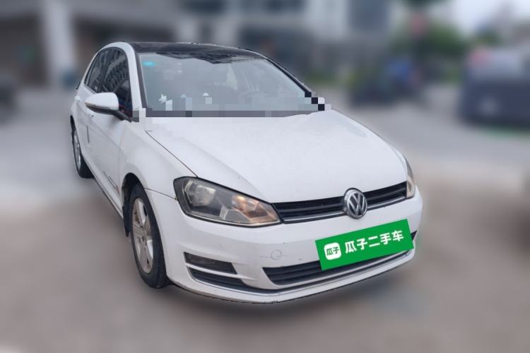 Used Volkswagen Golf 2016 230TSI Automatic Comfort Version Front Right 45 Deg