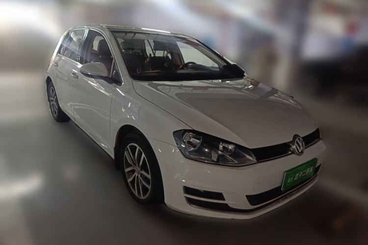 Used Volkswagen Golf 2016 230TSI Automatic Luxury Version Front Right 45 Deg