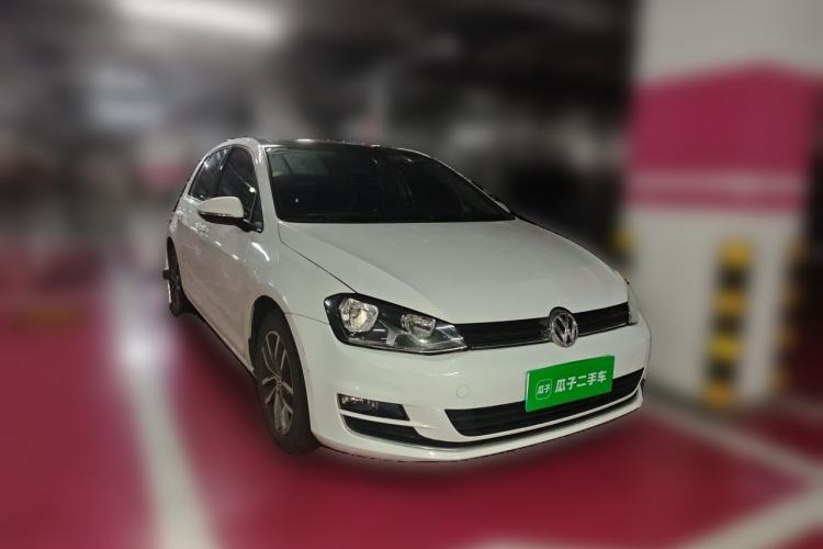Used Volkswagen Golf 2016 230TSI Automatic Luxury Version Front Right 45 Deg