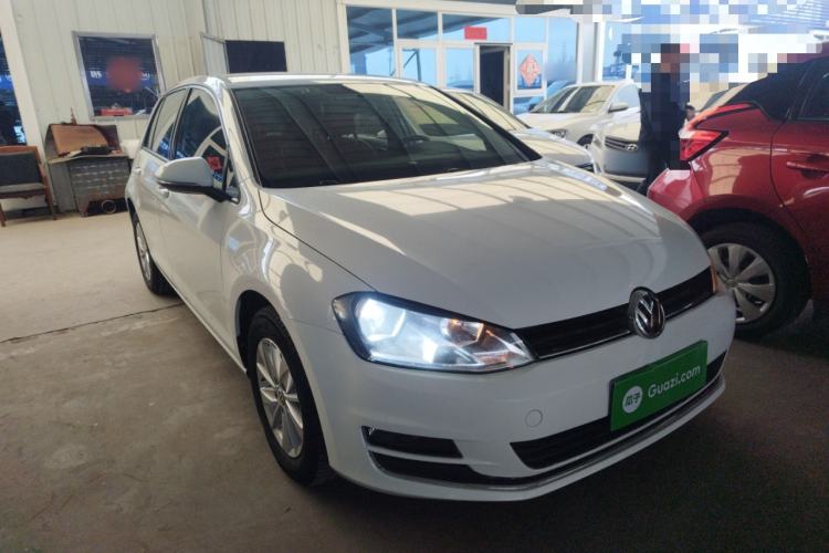 Used Volkswagen Golf 2016 1.6L Automatic Fashion Model Front Right 45 Deg