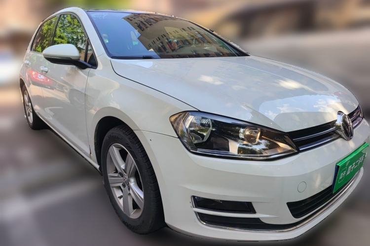Used Volkswagen Golf 2016 1.6L Automatic Comfort Model Front Right 45 Deg