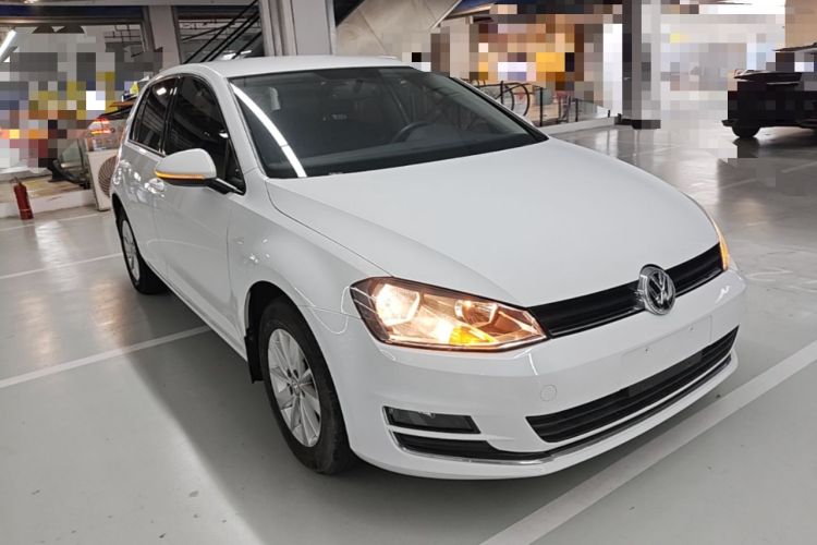 Used Volkswagen Golf 2016 1.6L Automatic Fashion Model Front Right 45 Deg