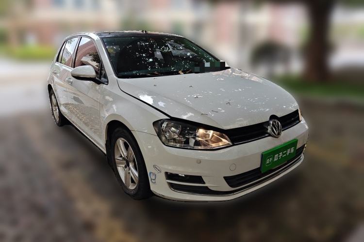 Used Volkswagen Golf 2016 230TSI Automatic Comfort Version Front Right 45 Deg