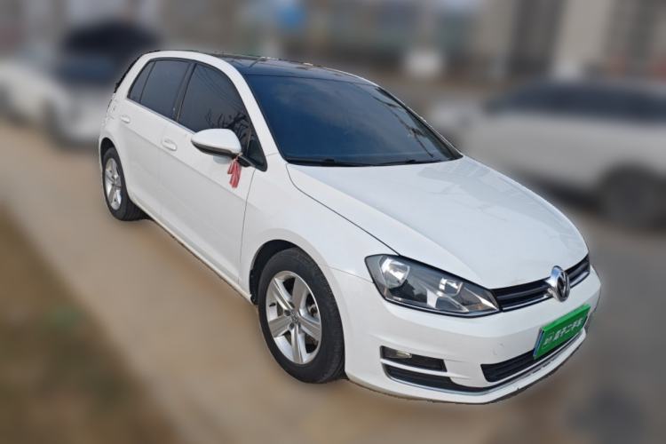 Used Volkswagen Golf 2016 230TSI Automatic Comfort Version Front Right 45 Deg
