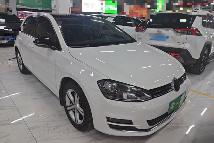 Used Volkswagen Golf 2016 230TSI Automatic Comfort Version Front Right 45 Deg