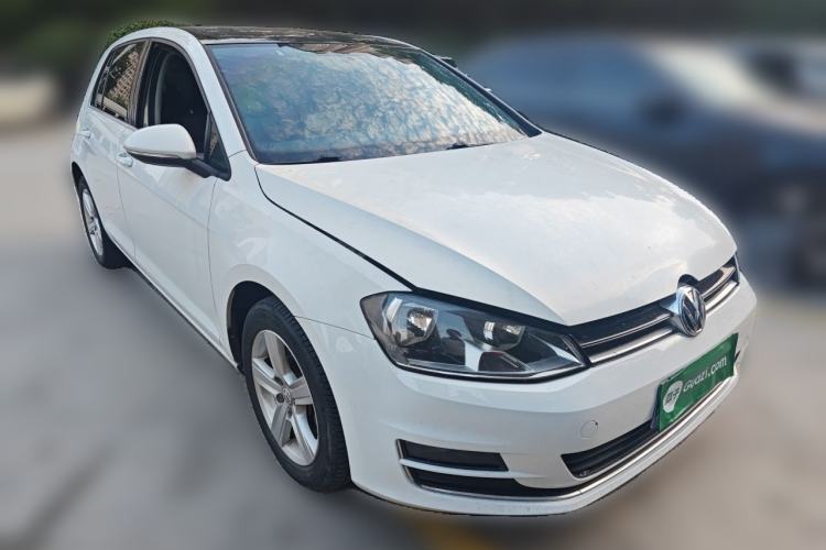 Used Volkswagen Golf 2016 1.6L Automatic Comfort Model Front Right 45 Deg