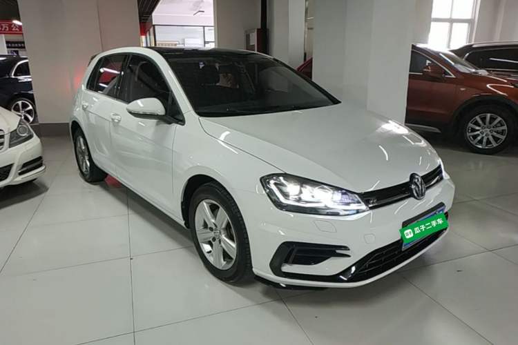 Used Volkswagen Golf 2016 1.6L Automatic Comfort Model Front Right 45 Deg