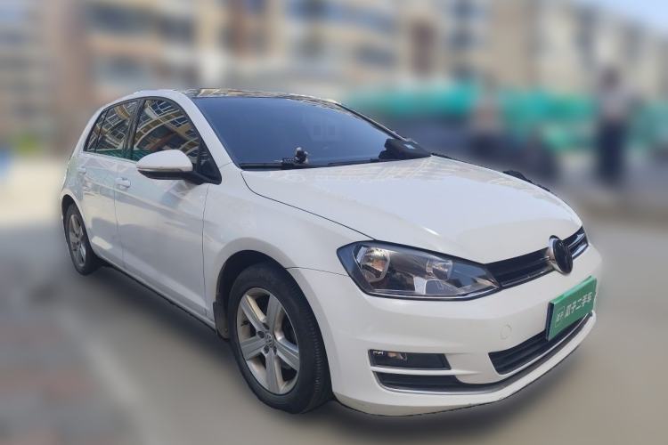 Used Volkswagen Golf 2016 230TSI Automatic Comfort Version Front Right 45 Deg