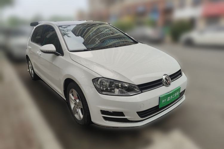 Used Volkswagen Golf 2016 1.6L Automatic Comfort Model Front Right 45 Deg