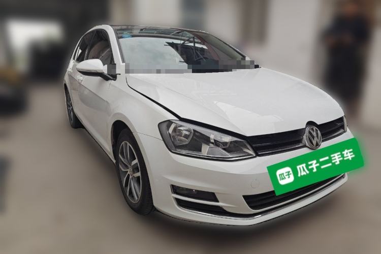 Used Volkswagen Golf 2016 230TSI Automatic Luxury Version Front Right 45 Deg