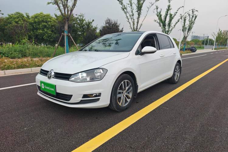 Ojetý Volkswagen Golf 2016 230TSI Automatic Luxury Version Guazi used car, China used car export, Used car for sale, Used cars, Cheapest cars for sale