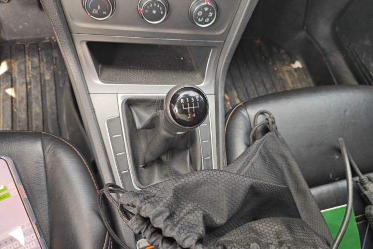Used Volkswagen Golf 2016 1.6L Manual Fashion Edition Gear Lever