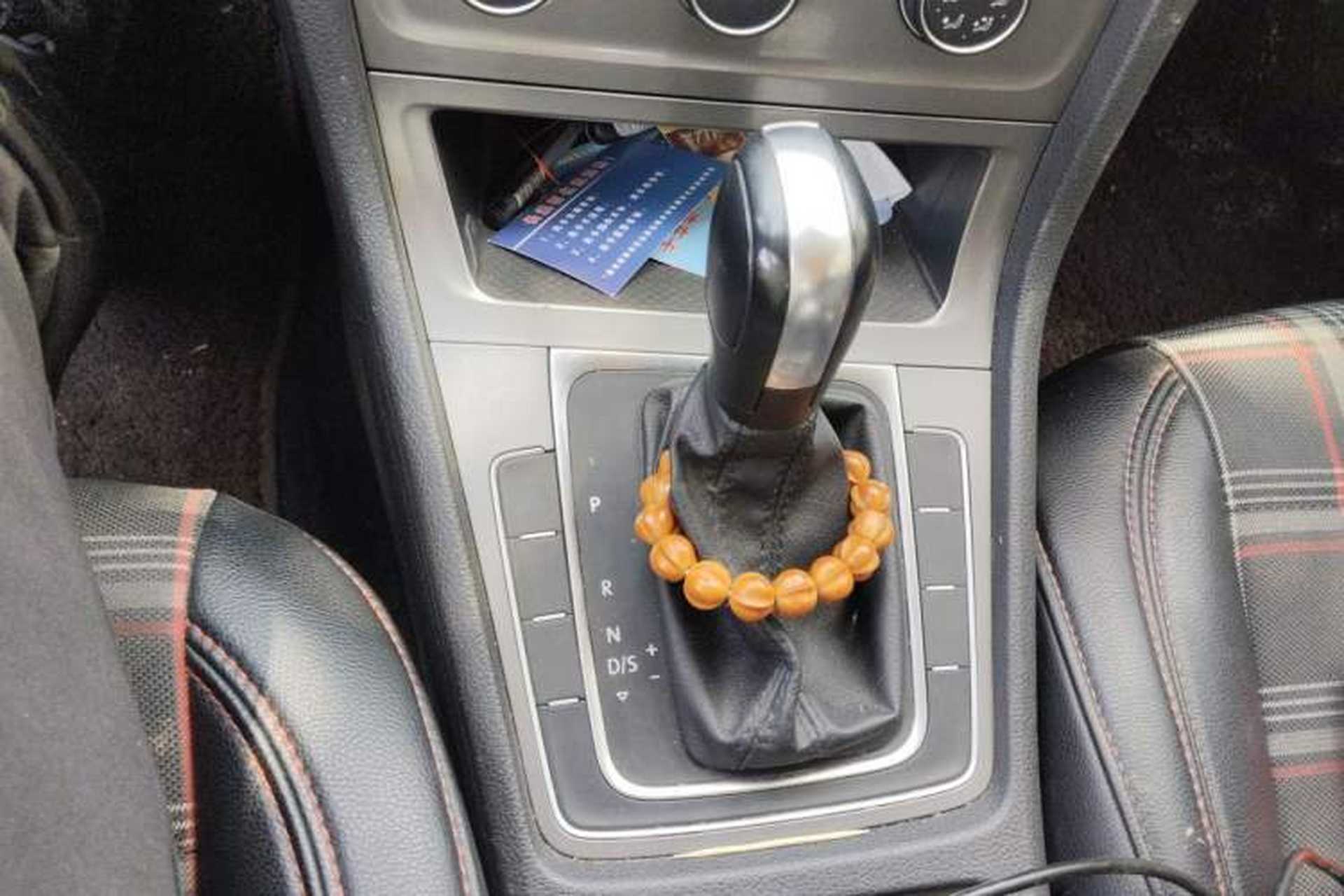 Used Volkswagen Golf 2016 1.6L Automatic Fashion Model Gear Lever