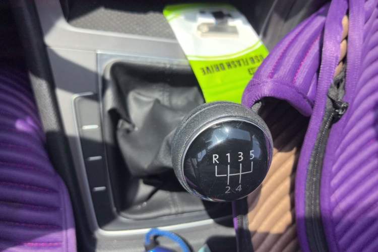 Used Volkswagen Golf 2016 1.6L Manual Fashion Edition Gear Lever