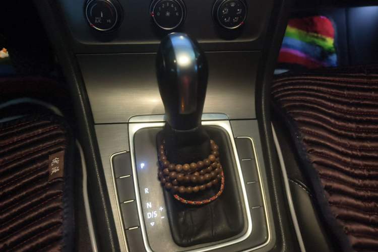 Used Volkswagen Golf 2016 1.6L Automatic Comfort Model Gear Lever