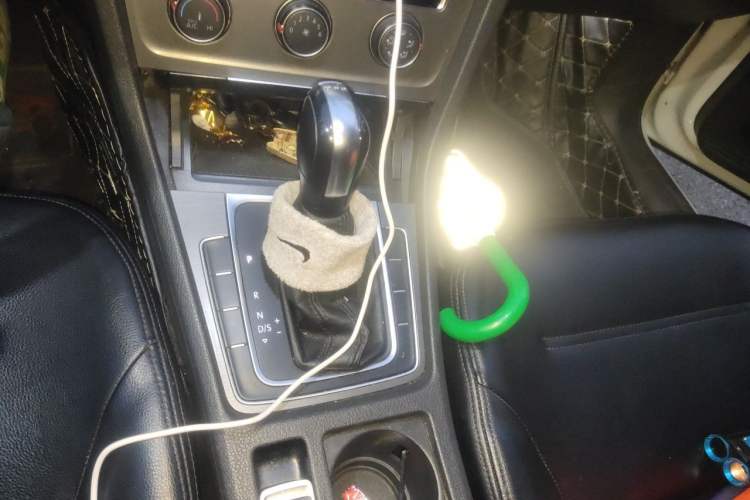 Used Volkswagen Golf 2016 230TSI Automatic Comfort Version Gear Lever