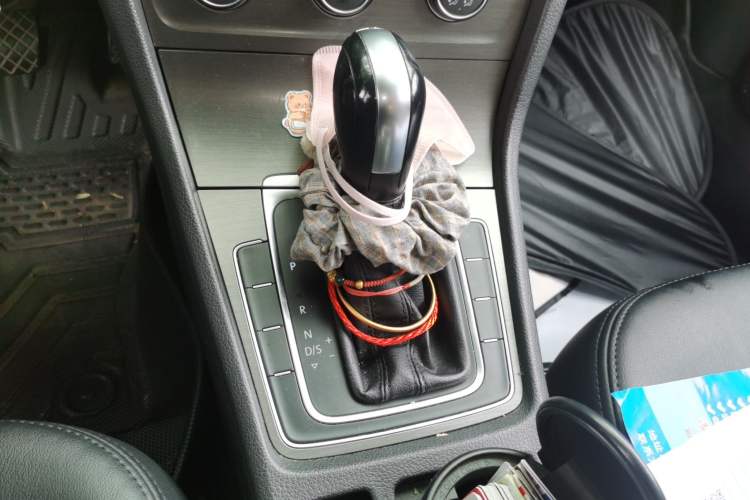 Used Volkswagen Golf 2016 1.6L Automatic Comfort Model Gear Lever