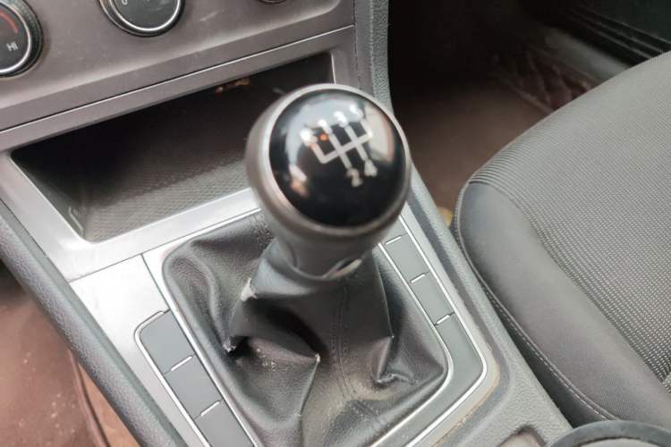 Used Volkswagen Golf 2016 1.6L Manual Fashion Edition Gear Lever