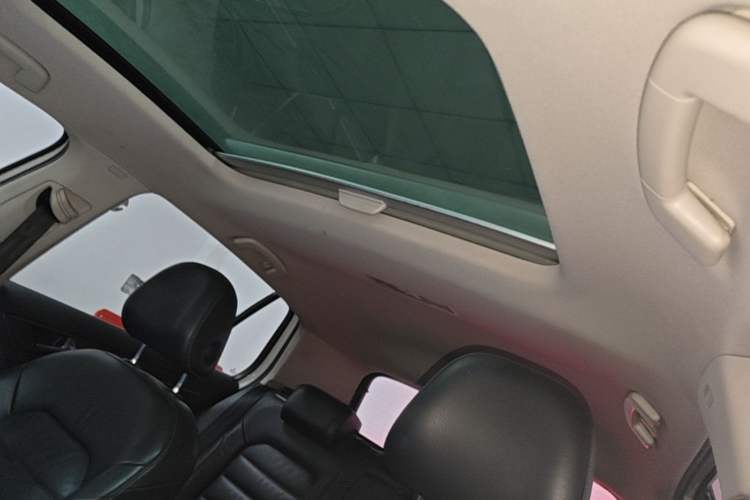 Used Volkswagen Golf 2016 230TSI Automatic Luxury Version Headliner