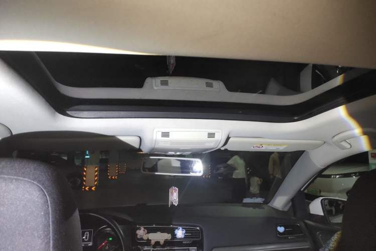 Used Volkswagen Golf 2016 230TSI Automatic Comfort Version Headliner