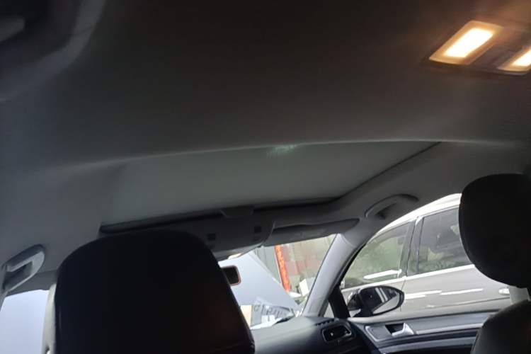 Used Volkswagen Golf 2016 230TSI Automatic Comfort Version Headliner