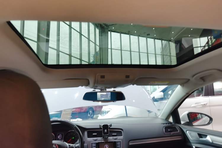 Used Volkswagen Golf 2016 1.6L Automatic Comfort Model Headliner