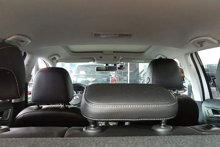 Used Volkswagen Golf 2016 230TSI Automatic Luxury Version Headliner
