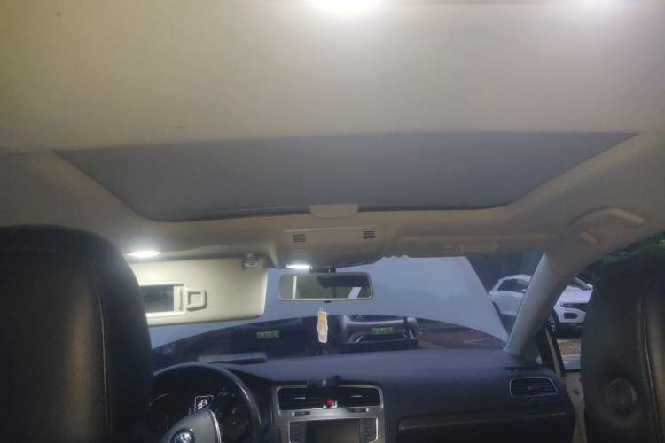 Used Volkswagen Golf 2016 230TSI Automatic Comfort Version Headliner