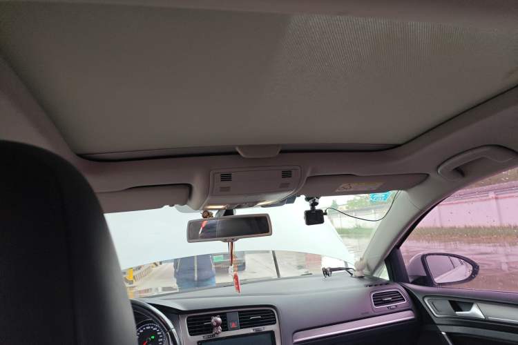 Used Volkswagen Golf 2016 230TSI Automatic Luxury Version Headliner