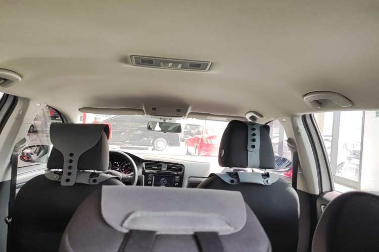 Used Volkswagen Golf 2016 1.6L Automatic Fashion Model Headliner