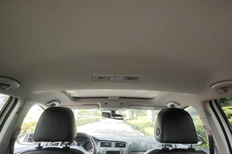 Used Volkswagen Golf 2016 230TSI Automatic Luxury Version Headliner