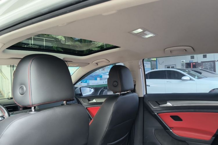 Used Volkswagen Golf 2016 1.6L Automatic Comfort Model Headliner