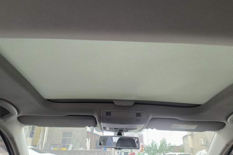 Used Volkswagen Golf 2016 230TSI Automatic Luxury Version Headliner