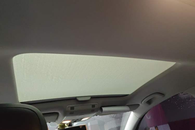 Used Volkswagen Golf 2016 230TSI Automatic Luxury Version Headliner