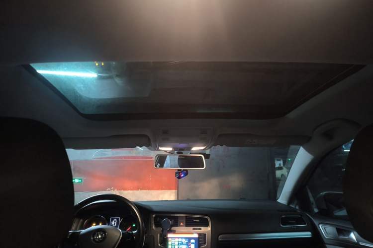 Used Volkswagen Golf 2016 230TSI Automatic Comfort Version Headliner
