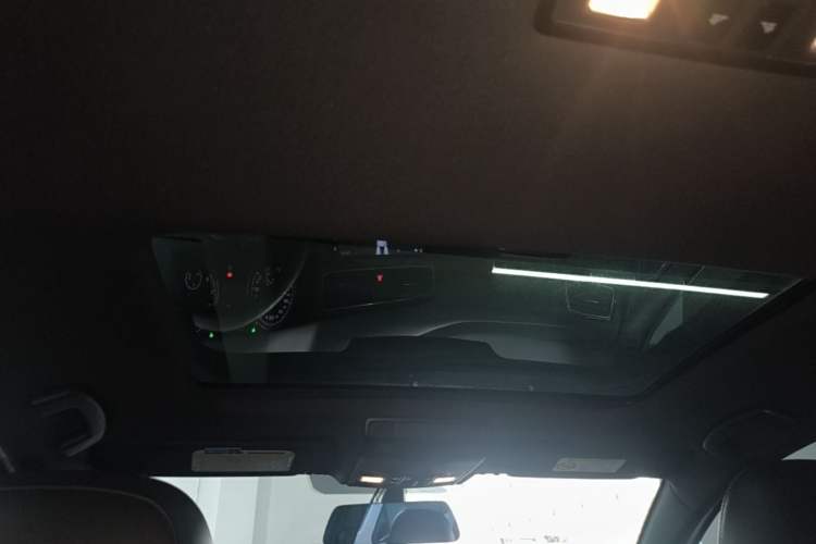 Used Volkswagen Golf 2016 1.4TSI Automatic R-Line Headliner