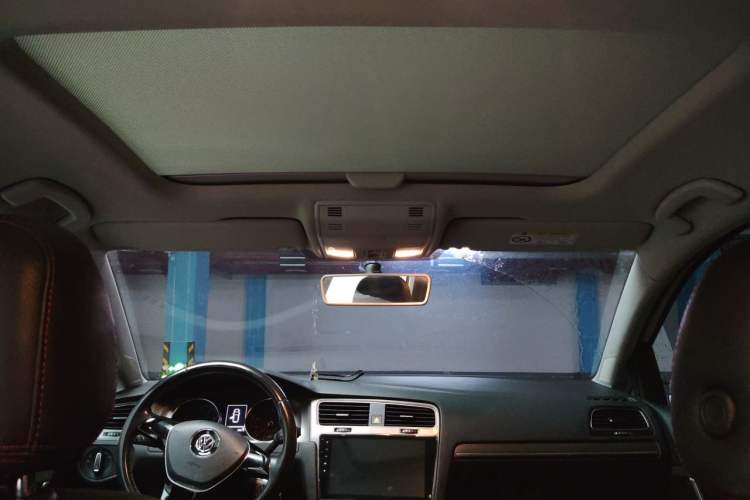 Used Volkswagen Golf 2016 1.6L Automatic Comfort Model Headliner