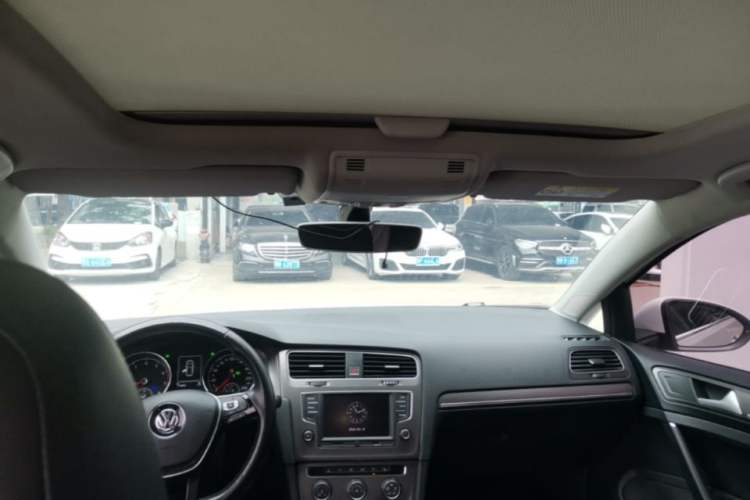 Used Volkswagen Golf 2016 230TSI Automatic Luxury Version Headliner