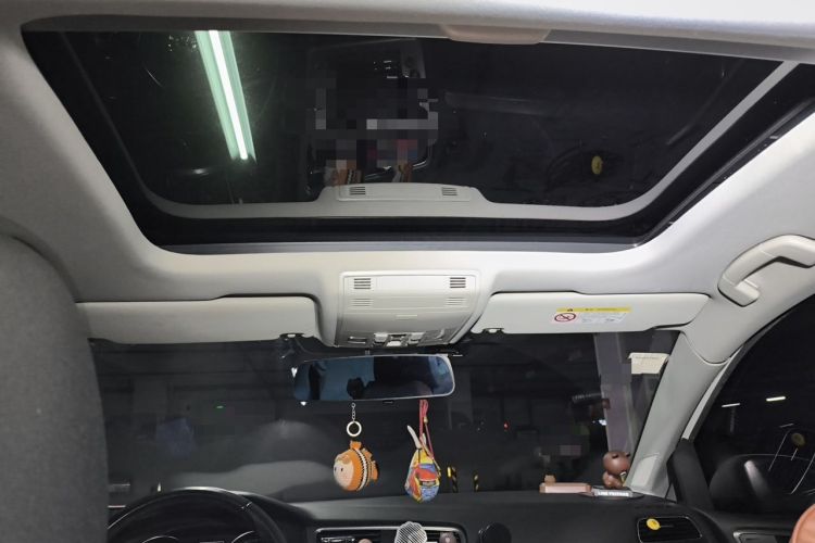 Used Volkswagen Golf 2016 1.6L Automatic Comfort Model Headliner