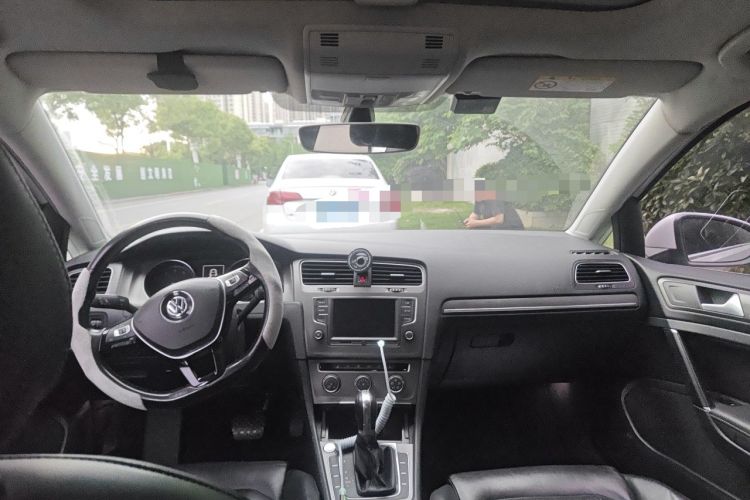 Used Volkswagen Golf 2016 230TSI Automatic Luxury Version Headliner