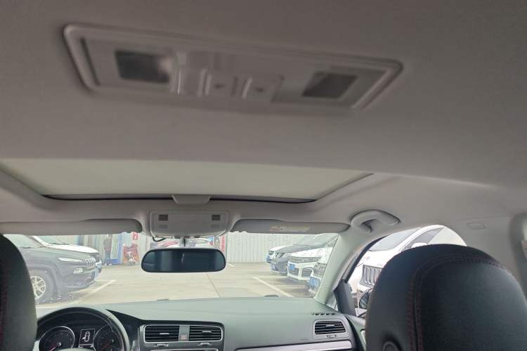 Used Volkswagen Golf 2016 1.6L Automatic Comfort Model Headliner