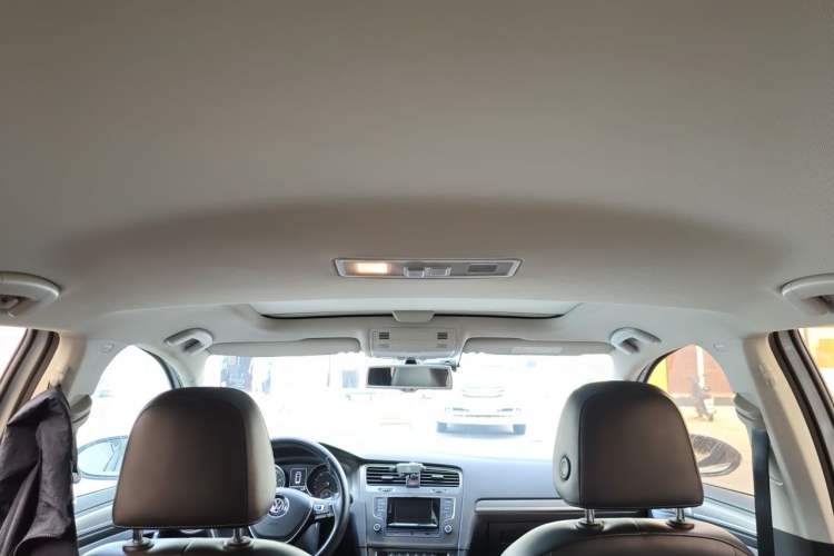 Used Volkswagen Golf 2016 230TSI Automatic Luxury Version Headliner