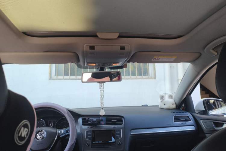 Used Volkswagen Golf 2016 230TSI Automatic Luxury Version Headliner