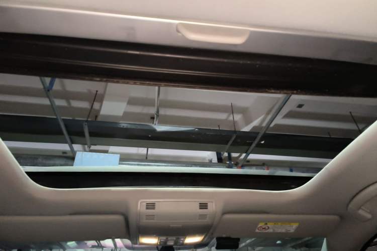 Used Volkswagen Golf 2016 230TSI Automatic Luxury Version Headliner