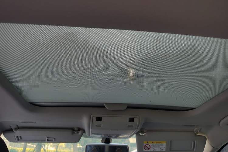 Used Volkswagen Golf 2016 230TSI Automatic Luxury Version Headliner