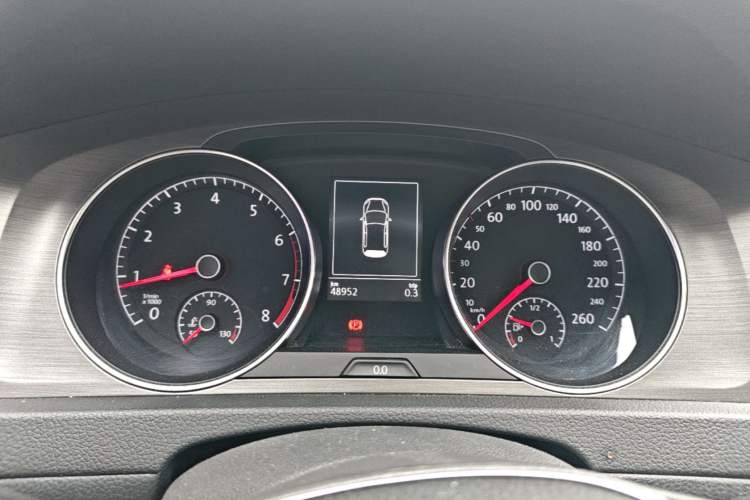 Used Volkswagen Golf 2016 230TSI Automatic Luxury Version Instrument Cluster