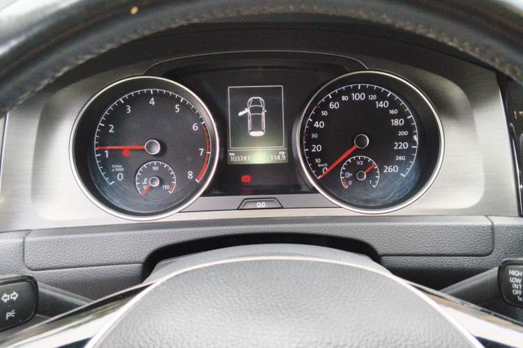 Used Volkswagen Golf 2016 230TSI Automatic Comfort Version Instrument Cluster