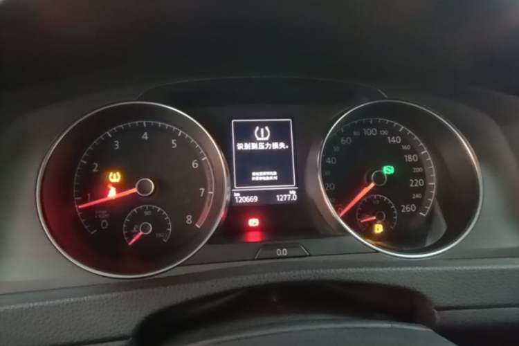 Used Volkswagen Golf 2016 230TSI Automatic Comfort Version Instrument Cluster