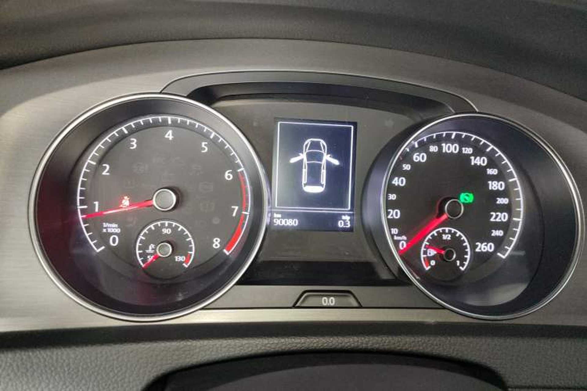 Used Volkswagen Golf 2016 230TSI Automatic Comfort Version Instrument Cluster