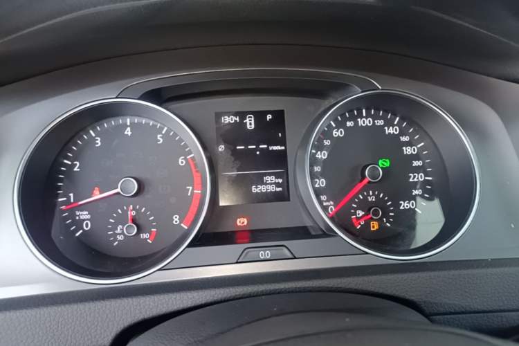 Used Volkswagen Golf 2016 1.6L Automatic Fashion Model Instrument Cluster
